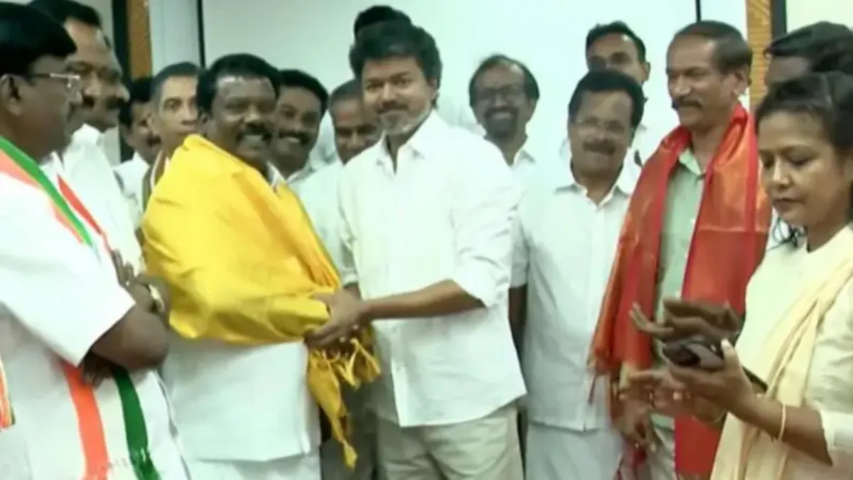 विजय से गठबंधन और DMK से दूरी: क्या कांग्रेस का यह दांव मास्टरस्ट्रोक है या सियासी आत्महत्या? जानें असली वजह Credit photo: bbc