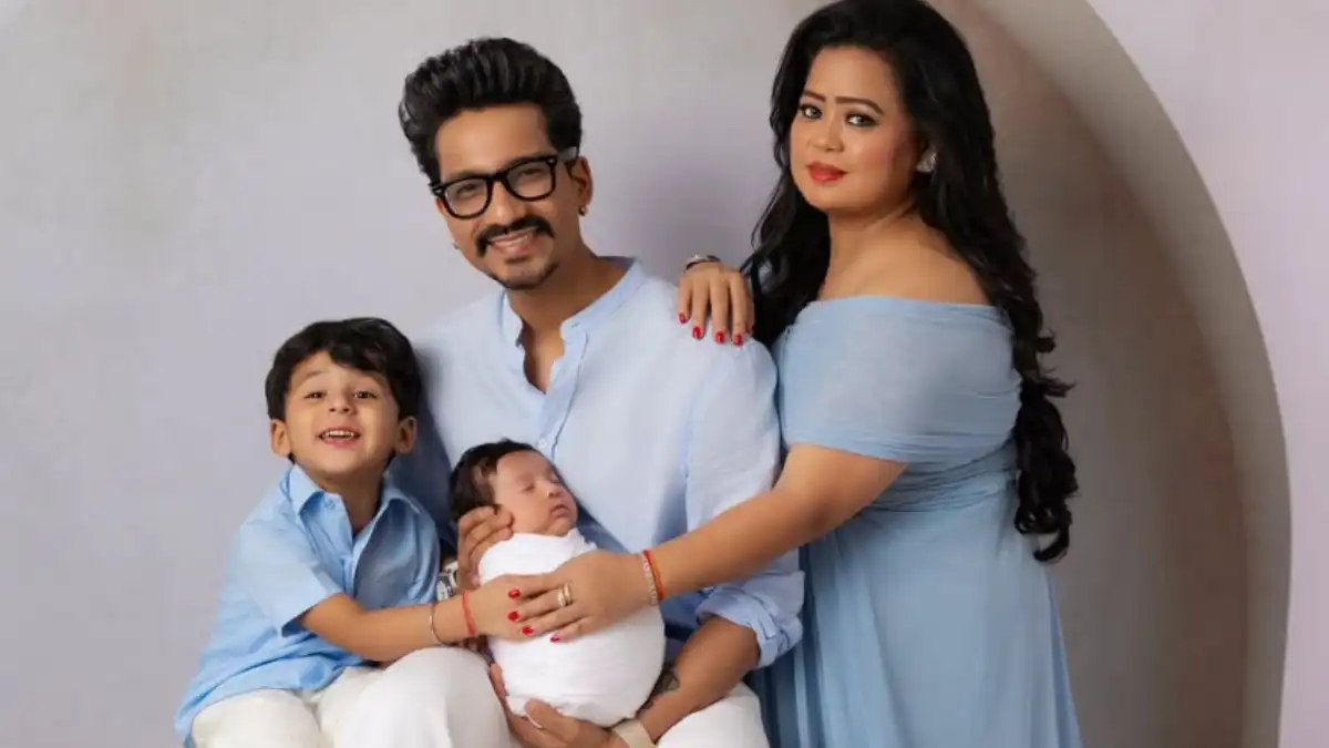 भारती सिंह मुस्कुराते हुए bharti.laughterqueen