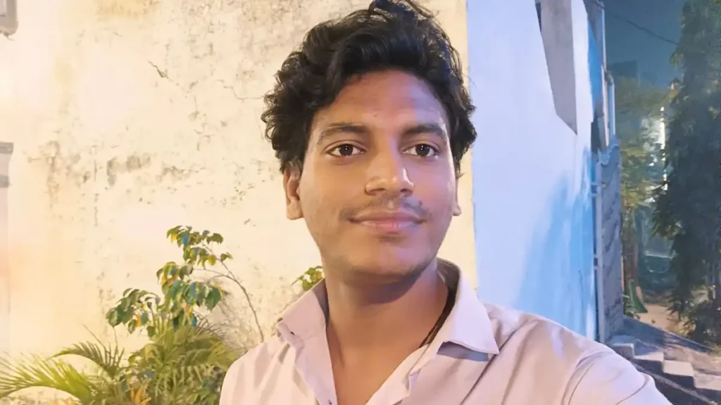 About Us गौरव नवरंग