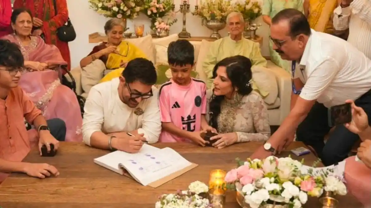 'मेरी किसी भी पत्नी ने धर्म नहीं बदला…' लव जिहाद के आरोपों पर आमिर खान का दो-टूक जवाब, तीसरी शादी पर तोड़ी चुप्पी! 'मेरी किसी भी पत्नी ने धर्म नहीं बदला…' लव जिहाद के आरोपों पर आमिर खान का दो-टूक जवाब, तीसरी शादी पर तोड़ी चुप्पी! फोटो क्रेडिट: @bigbollywoodbuffs