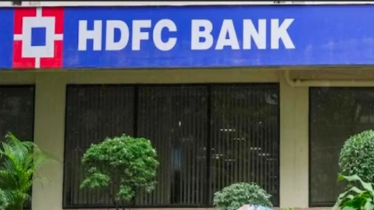 HDFC बैंक ने दिखाया दम: शेयर बाजार में मची भारी हलचल, निवेशकों ने मात्र 5 दिनों में छापे ₹35,000 करोड़! फोटो क्रेडिट: News18 Hindi