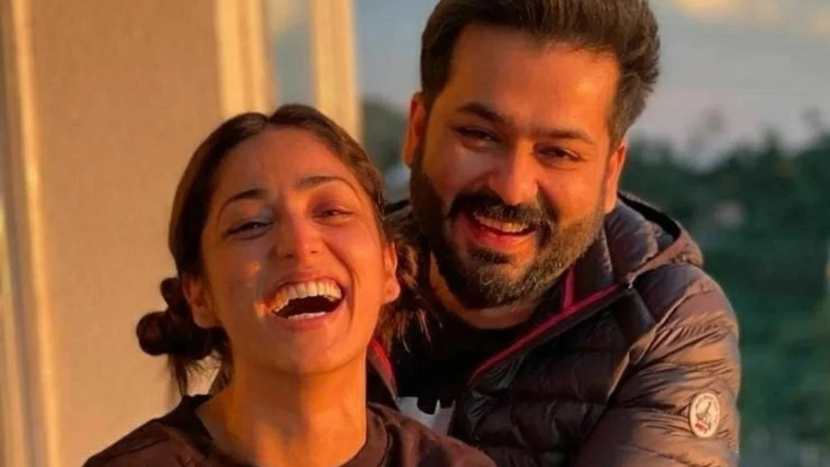Yami Gautam & Aditya Dhar: मुंबई छोड़ हिमाचल में 25 एकड़ के 100 साल पुराने घर में बसे यामी-आदित्य, देखें खूबसूरत आशियाना Yami Gautam Aditya Dhar Himachal house