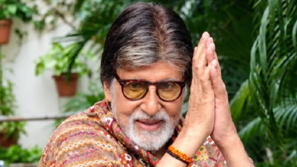 Amitabh Bachchan Birthday: जलसा के बाहर उमड़ा फैंस का सैलाब, क्रिप्टिक पोस्ट और रिटायरमेंट चर्चा पर महानायक का रिएक्शन Amitabh Bachchan 84th birthday Jalsa fans retirement