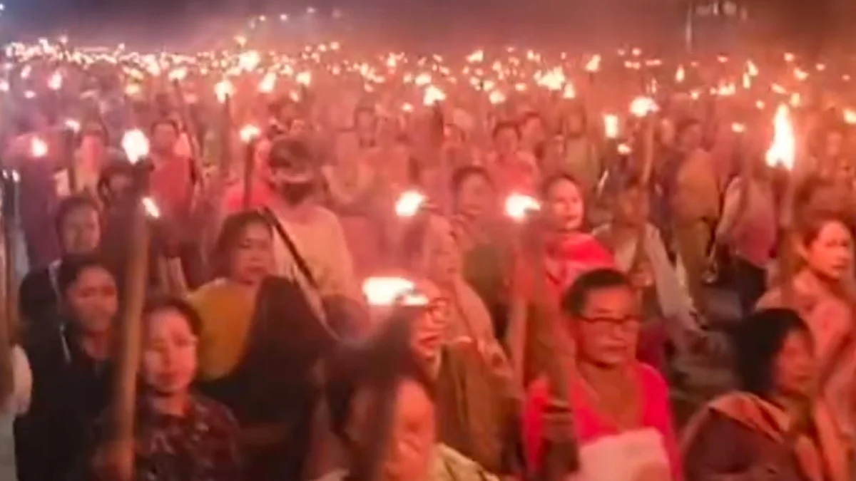 Manipur Violence: तीन लोगों की हत्या के बाद बवाल, सीएम आवास के बाहर प्रदर्शन Manipur Violence Update