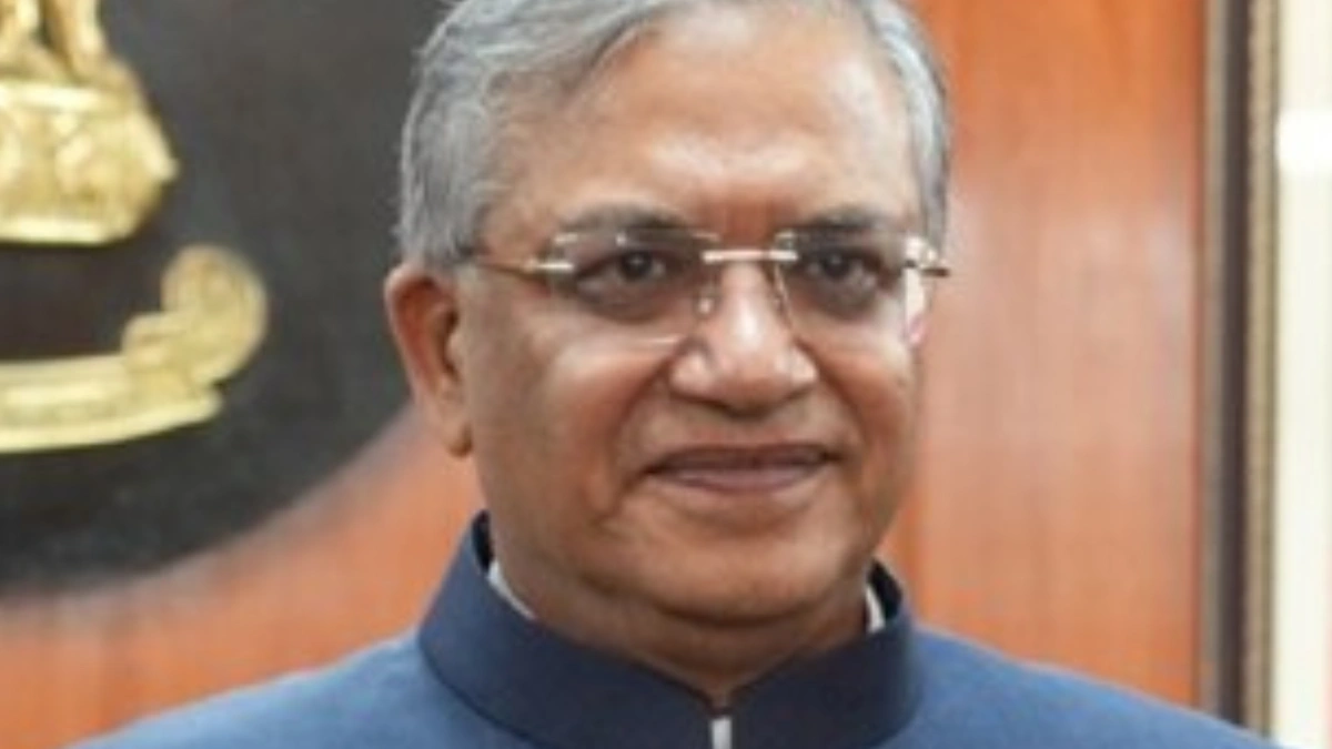 चुनाव आयोग के भीतर घमासान: चुनाव आयुक्तों की शिकायत पर कैबिनेट सचिव के एक्शन न लेने का RTI में खुलासा Election Commission cabinet secretary RTI disclosure